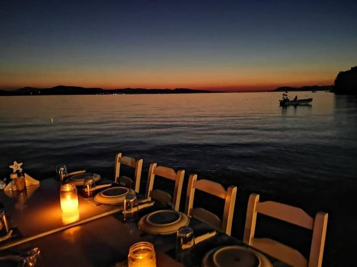 Location de vacances pour 8 personnes, avec jardin ainsi que piscine et vue dans Perdika - 4