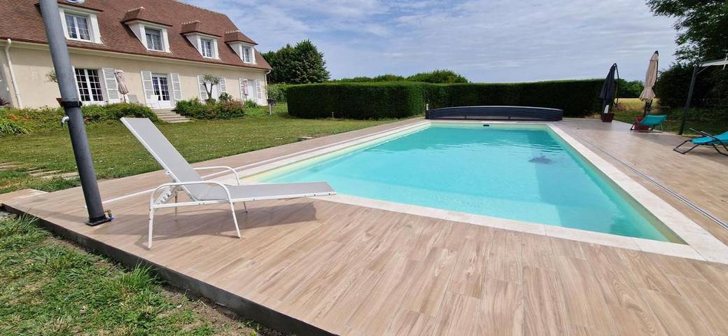 Gîte pour 2 personnes, avec Terrasse et Jardin ainsi que Piscine et Vue dans Marcilly-sur-Seine