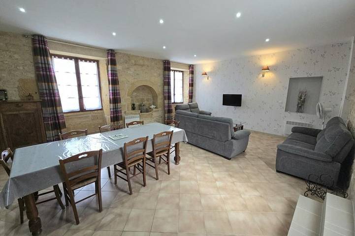 Gîte pour 8 personnes, avec terrasse à Domme