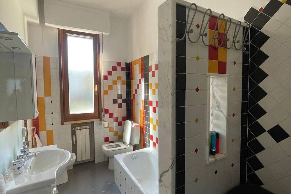 Apartamento entero, Apartamento 'La Casa Di Ciccio' con Terraza Privada y Wi-Fi in Empoli, Provincia de Firenze