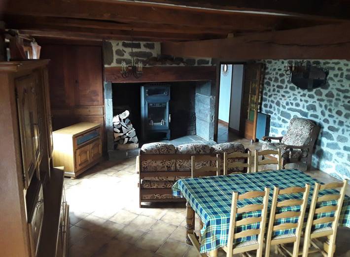 Gîte pour 7 personnes, avec jardin dans le Cantal - 4