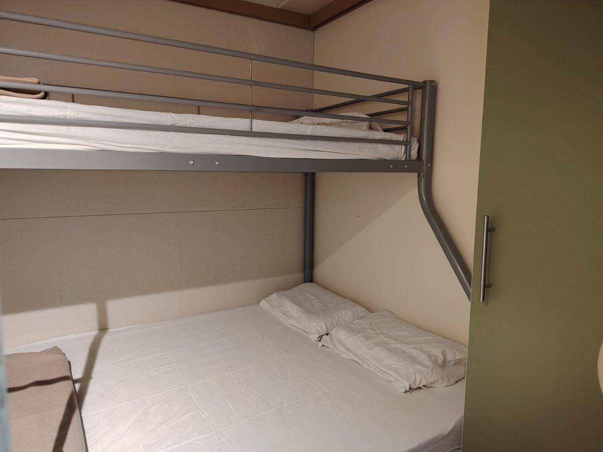 Camping de Tournus - Drole de cabane in Tournus, Région de Mâcon
