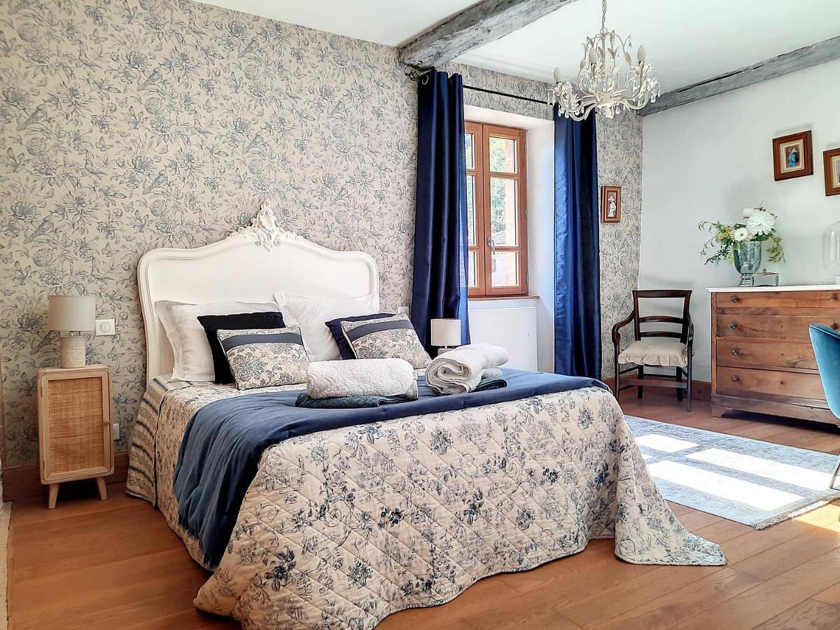 Double Room with Private Bathroom in Bruniquel, Tarn-et-Garonne