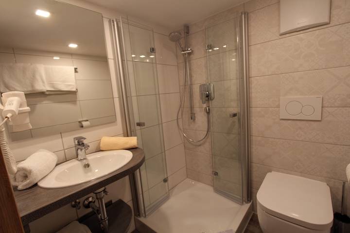 Doppelzimmer mit Dusche, Wc, Nr. 4 in Riezlern, Mittelberg