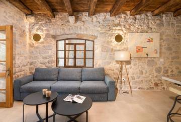 Villa for 6 People in Pitve, Hvar, Photo 2