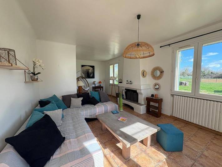 Gîte pour 6 personnes, avec jardin ainsi que terrasse et piscine à Fourques