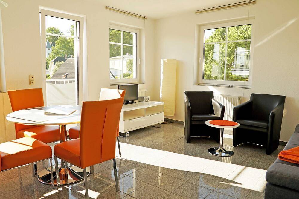 Entire apartment, 04 Ferienwohnung Greta mit Balkon - Appartementhaus Greta im Ostseebad in Sellin, Ruegen