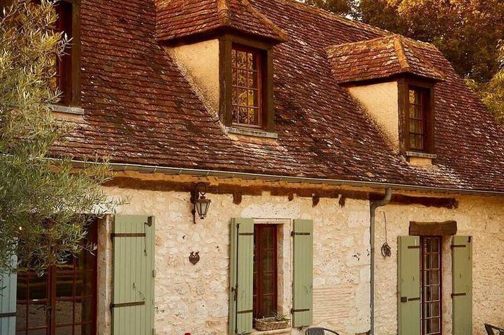 Location de vacances pour 12 personnes, avec Balcon ainsi que Jacuzzi et Jardin à Saint-Cernin-de-Labarde