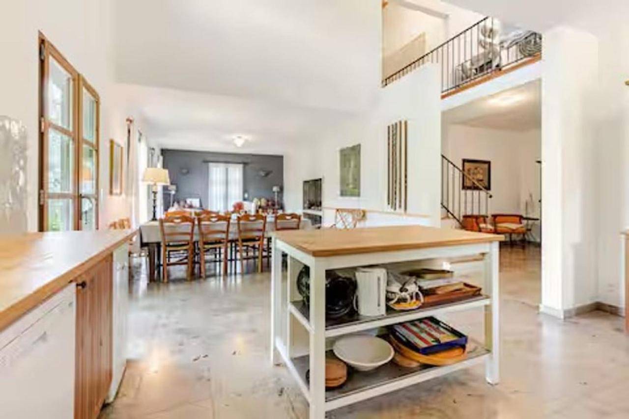 Stylish villa with large pool and stunning views in Olargues, Béziers und Umgebung