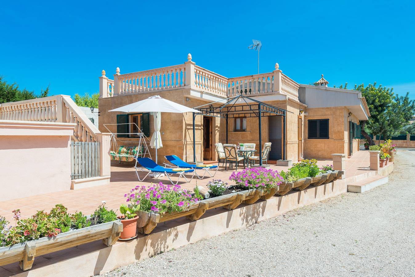 Villa familiar "Ses Llegitimes" con piscina in Son Daviu Nou, Marrachí