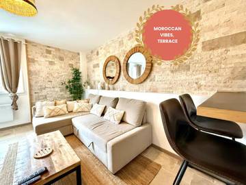 Gîte pour 2 personnes, avec terrasse dans Valserhône