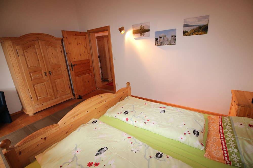 Ganze Wohnung, Landhaus Nessi - Ferienwohnung mit Entschleunigung am Tor zum Tegernsee in Waakirchen, Bayerische Alpen