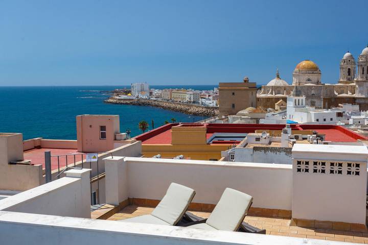 Ferienwohnung für 3 Personen, mit Balkon und Terrasse in Cádiz