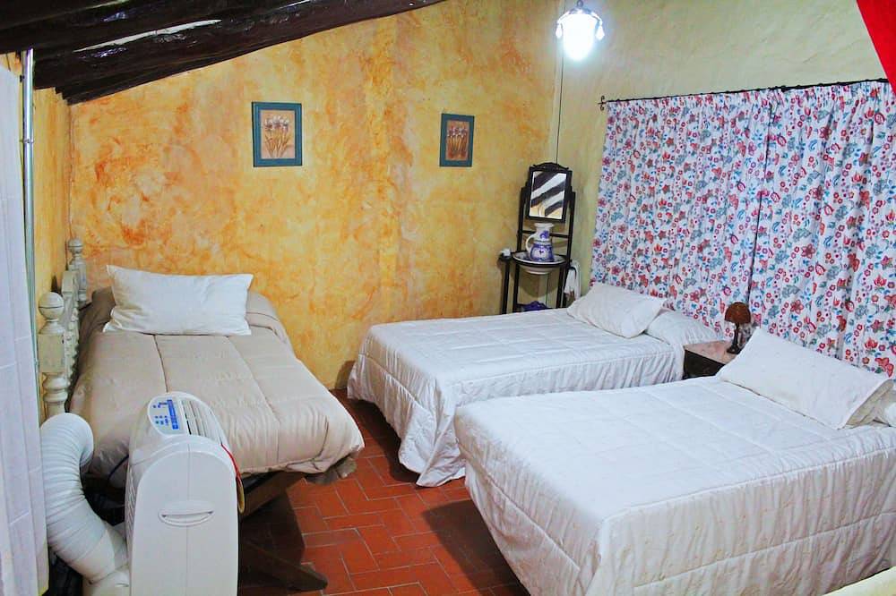 Casa con piscina 'La Graná' en el centro de Bullas in Bullas, Interior de Murcia