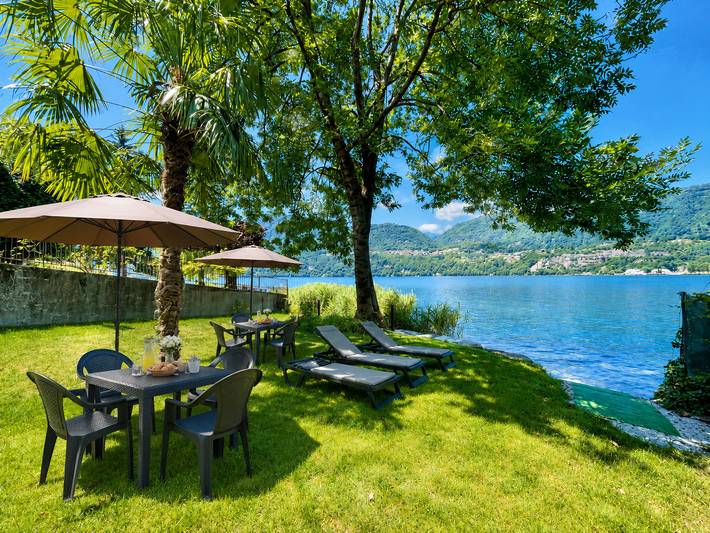 Ferienwohnung für 4 Personen, mit Terrasse und Garten sowie Seeblick und Ausblick am Ortasee