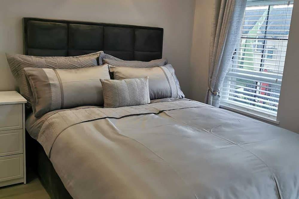 Ganze Wohnung, Modern 3-Bed Apartment in Magherafelt Sleeps 8 in Lough Neagh