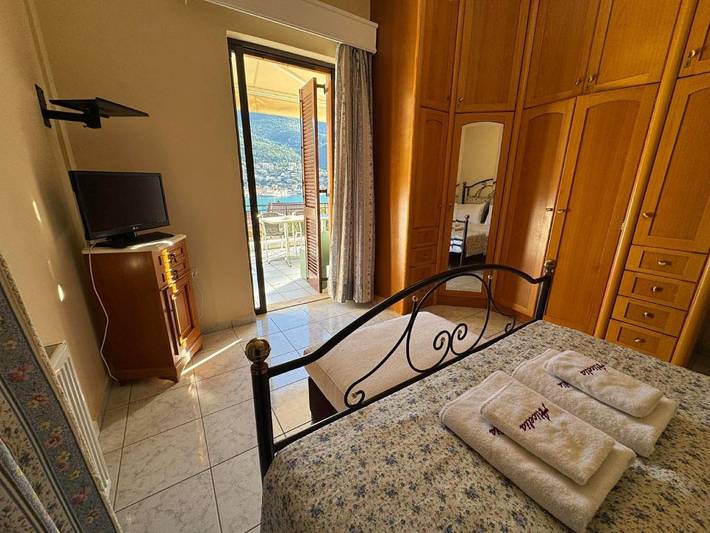Maison d’hôte pour 4 personnes, avec balcon ainsi que jardin et vue dans Vathy