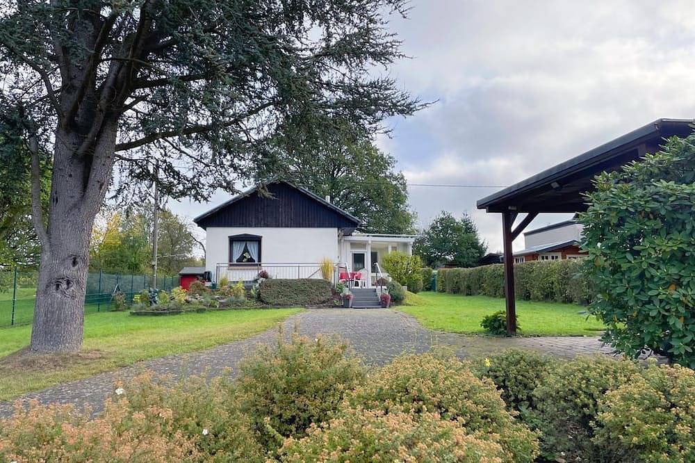 Ganze Wohnung, Ferienhaus Johannistal - Hundefreundliches Ferienhaus mit großem Garten in Altenkirchen (Westerwald), Altenkirchen & Umgebung