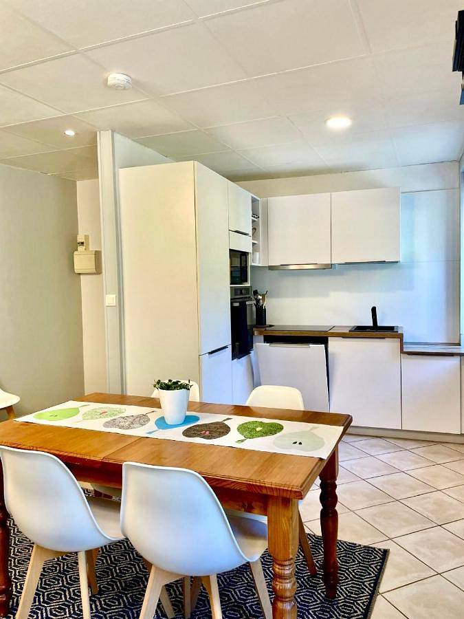 Gîte pour 6 personnes, avec jardin et vue, animaux acceptés à Lastours - 4