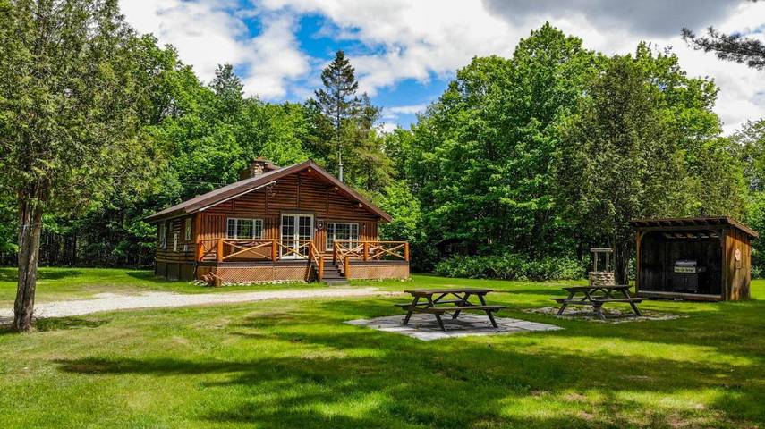 Domek letniskowy dla 10 osób, z balkon i jacuzzi w Kanada