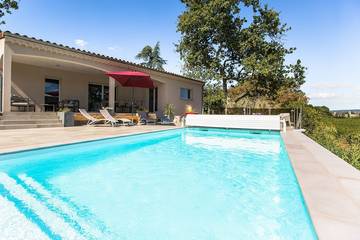 Location de vacances pour 6 personnes, avec jardin à Saint-Alban-Auriolles