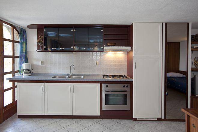 Ganze Ferienwohnung, Ferienwohnung mit Terrasse für vier Personen in Brela, Makarska Riviera