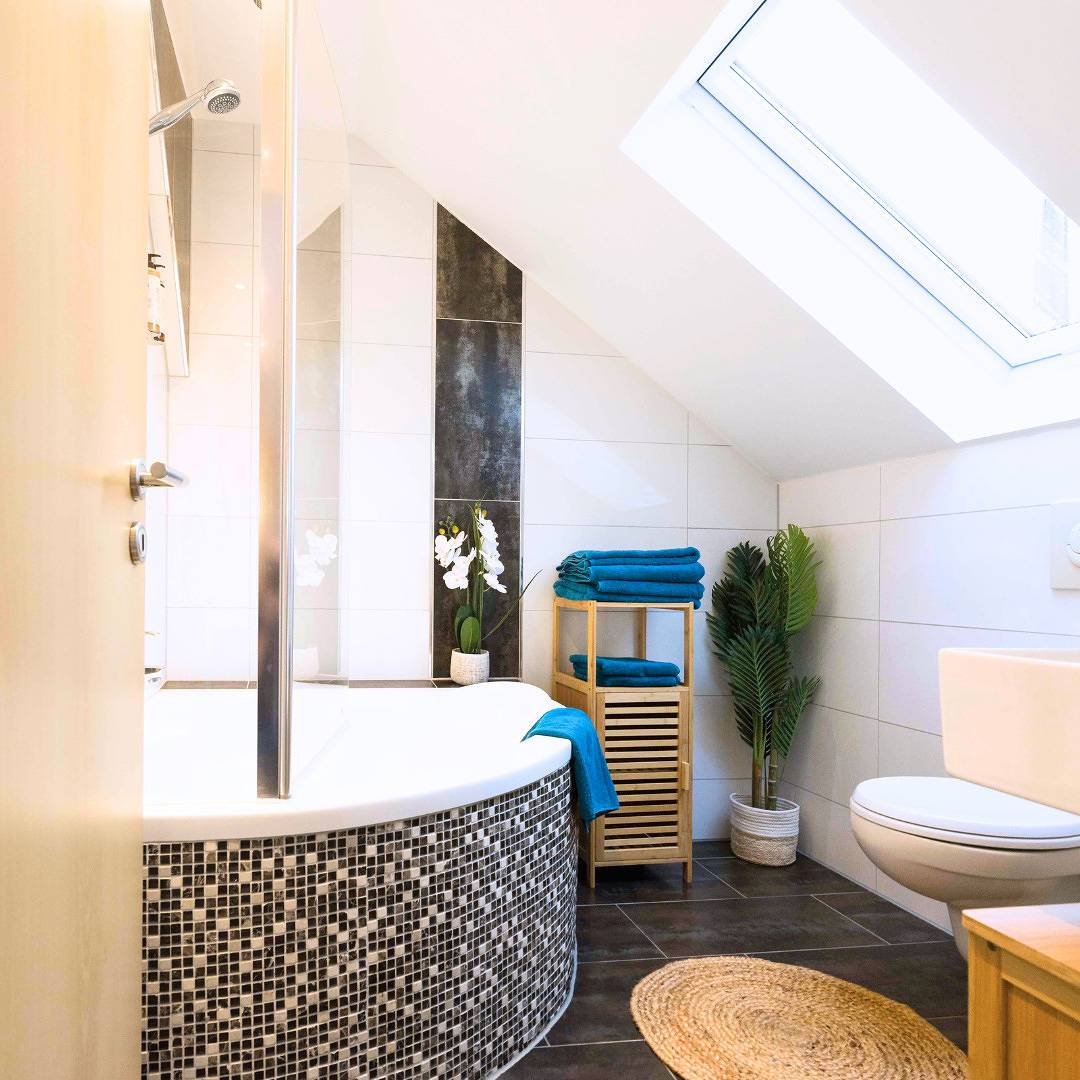 Ganze Ferienwohnung, Apartment, Küche, Parkplatz, digitaler Check-in in Hof, Oberfranken