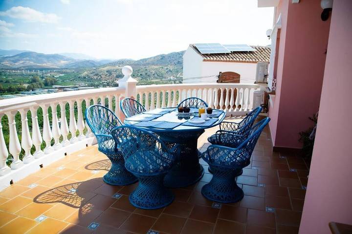 Casa rural para 10 personas, con piscina además de vistas y jardín, Se admiten mascotas en Álora - 4