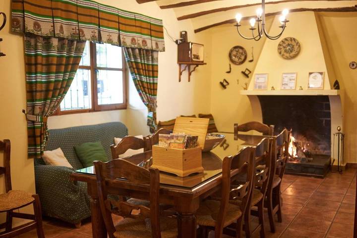 Casa de vacaciones para 11 personas, con piscina además de terraza y vistas, Se admiten mascotas en Sierra Sur Jaen - 2