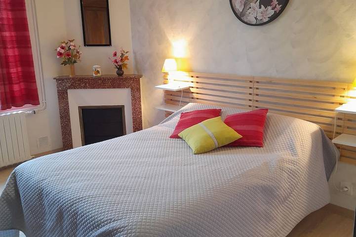 Location de vacances pour 6 personnes, avec jardin et terrasse à Fonroque - 2