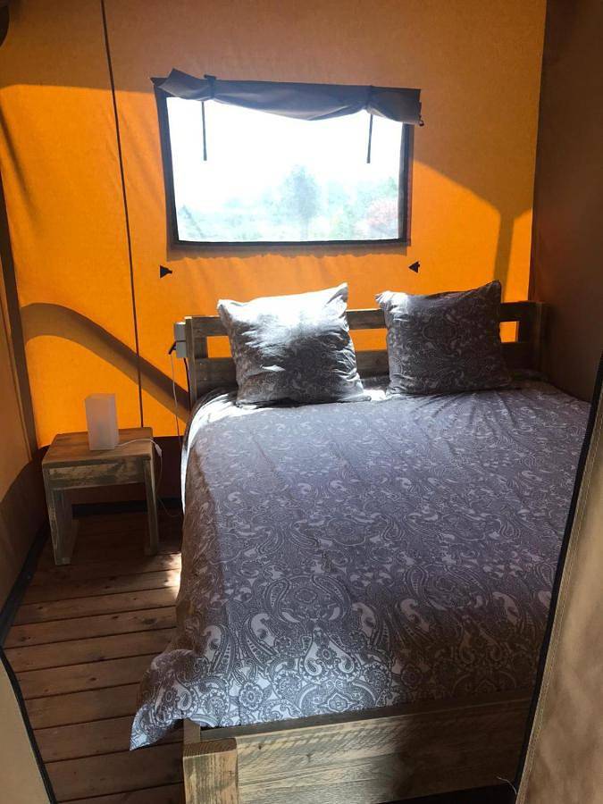 Tente pour 5 personnes, avec Terrasse et Piscine