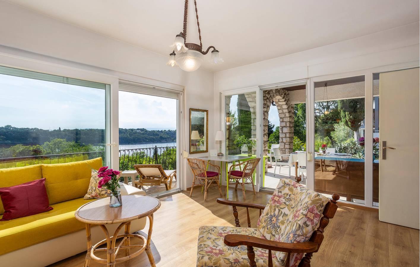 Apartamento frente al mar con wifi, terraza y aparcamiento - A 300 m de la playa de Pesja in Omisalj, Krk (isla)