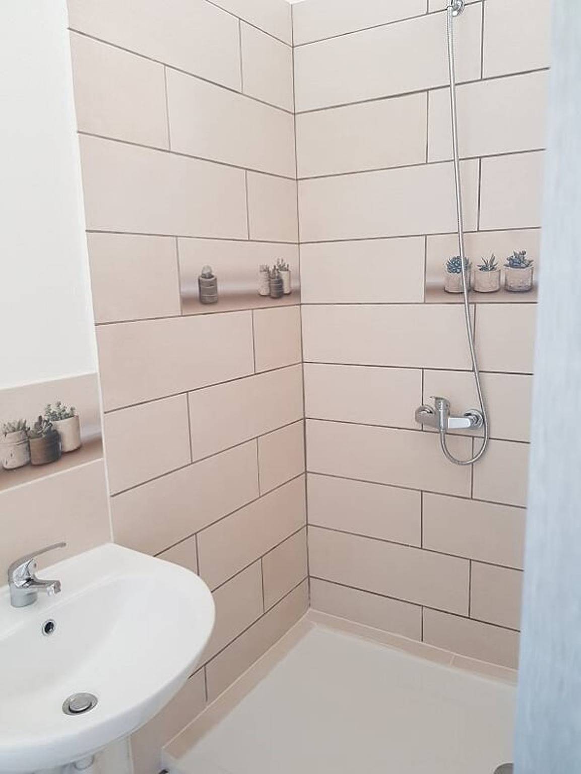 Entire studio, Modern studio in Baie Mahault 27 m² with pleasant balcony in Baie-Mahault, Guadeloupe (Caribbean)