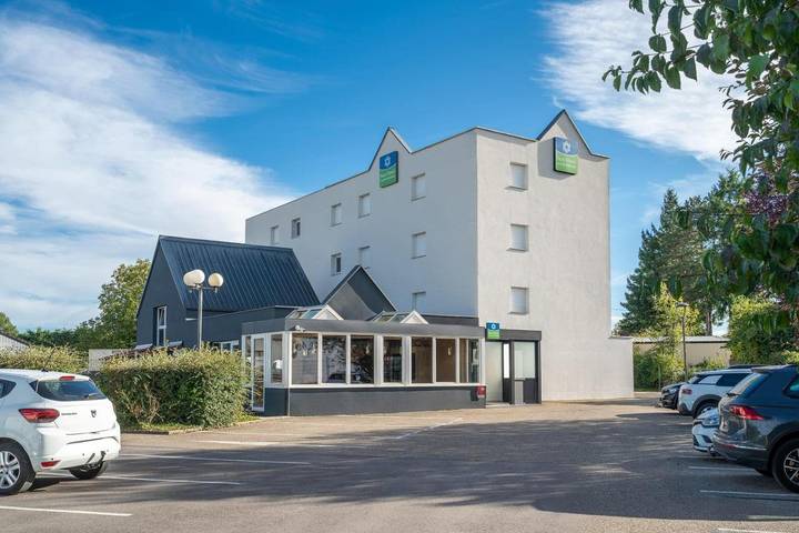 Hôtel pour 2 personnes, avec piscine et terrasse à Dole - 2