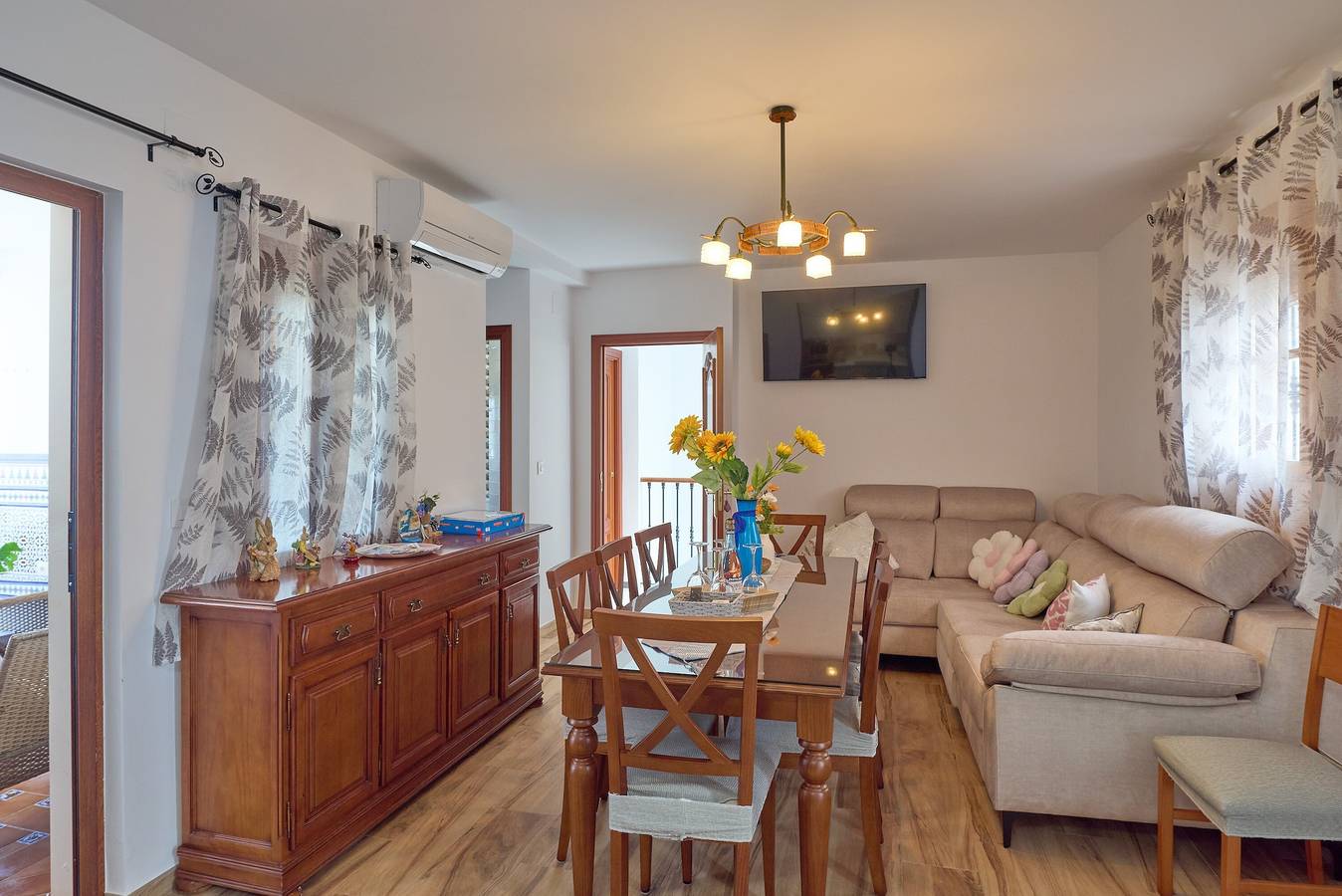 Casa Rural Martemma : Vue sur la montagne, piscine privée et climatisation in Zuheros, Sierras Subbéticas