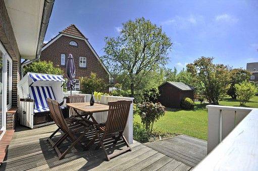 Ganze Wohnung, Geräumige 3-Zimmer-Ferienwohnung mit Kamin, Terrasse & Garten in Wenningstedt in Nordfriesische Inseln (Schleswig-Holstein) (Schleswig-Holstein), Wenningstedt