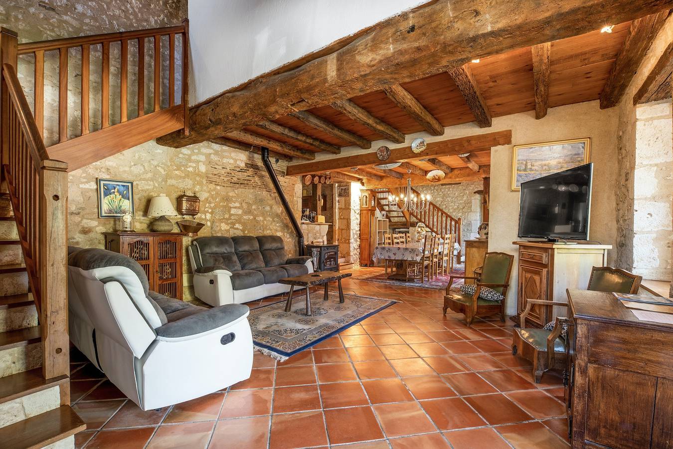 Geräumiges Haus in Thenac mit Privatpool in Thénac, Périgord Pourpre