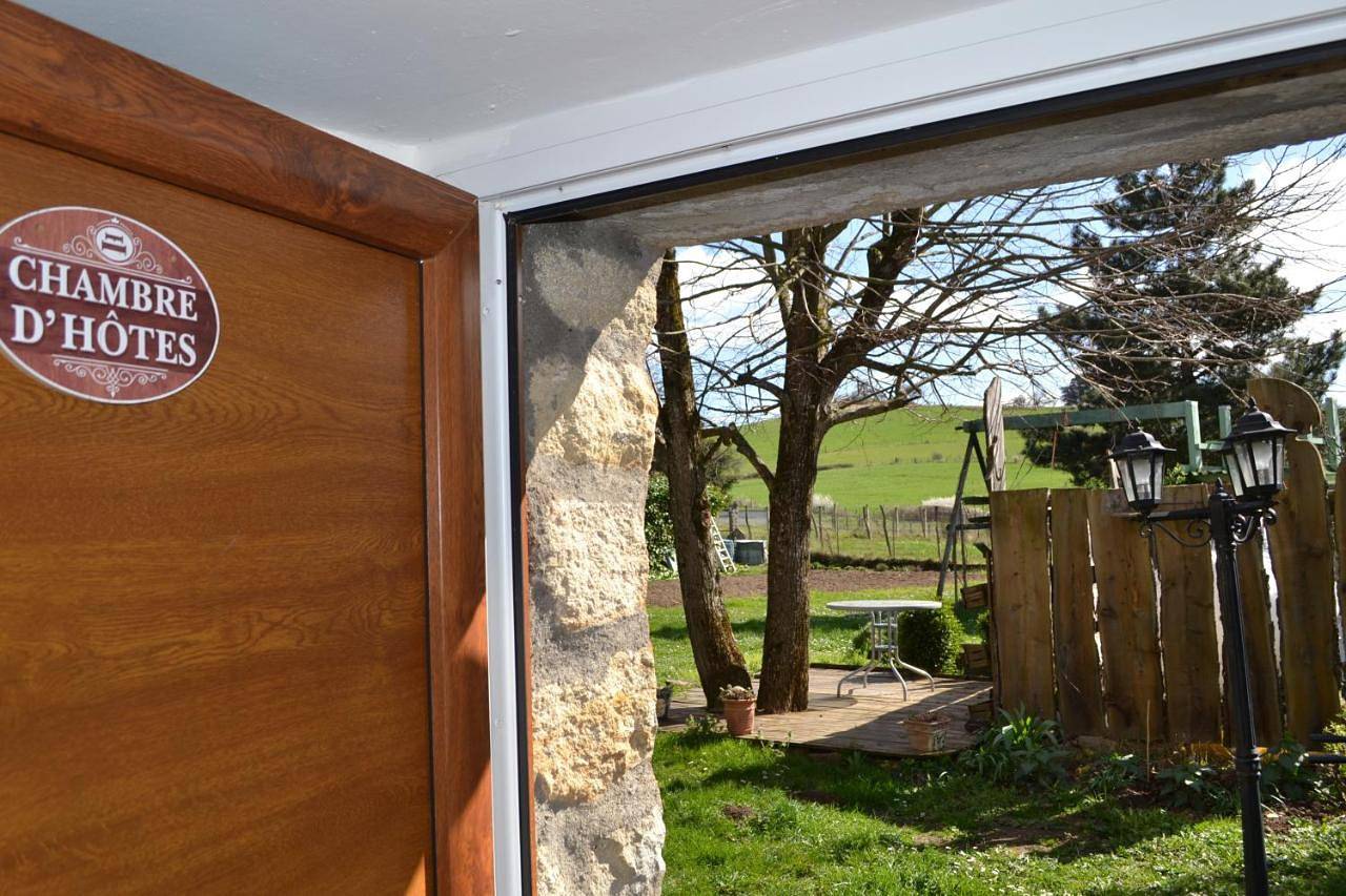 Studio indépendant dans maison à la campagne in Égliseneuve-près-Billom, Parc Naturel Régional Livradois-Forez