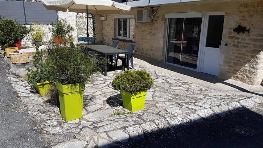 Maison de vacances pour 3 personnes, avec Terrasse et Jardin ainsi que Piscine et Vue