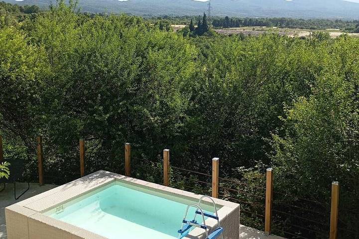 Location de vacances pour 5 personnes à Salles-sous-Bois