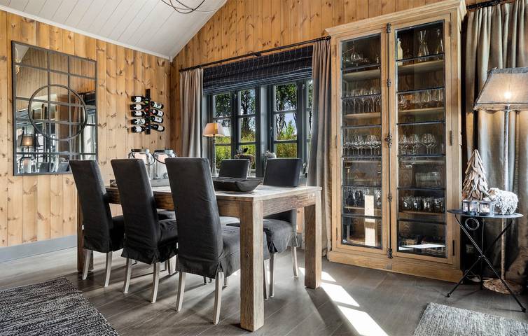 Ferienhaus für 8 Personen mit Terrasse in Vinje