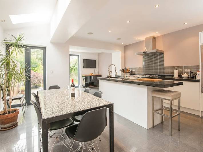 Holiday rental for 8 people, with Garden in Cardiff