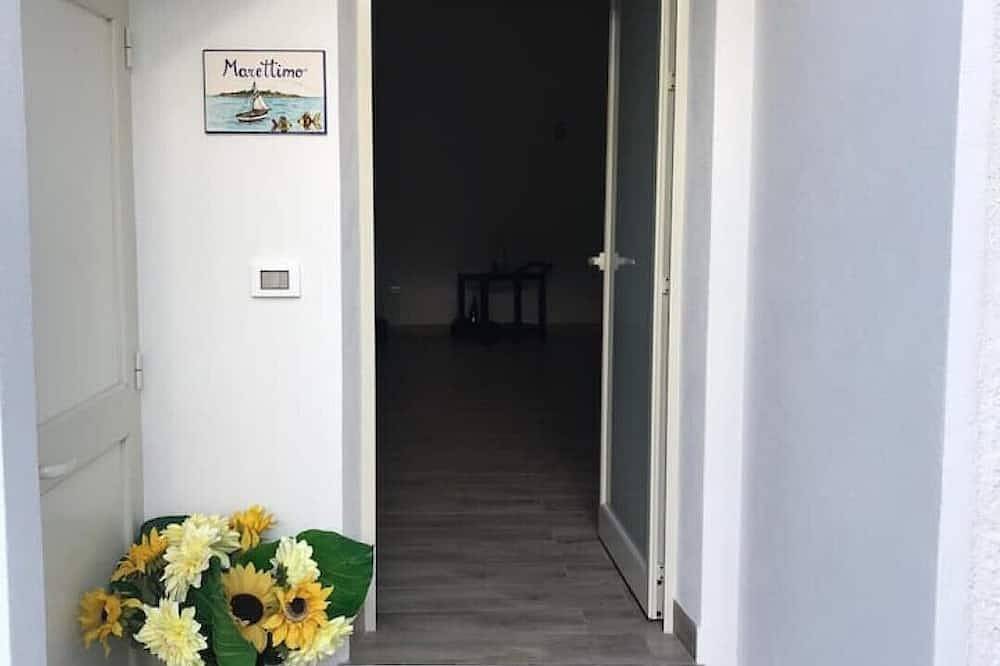 Apartamento entero, Swimming pool, kitesurfing. adjacent accommodations  in Marsala, Provincia de Trapani