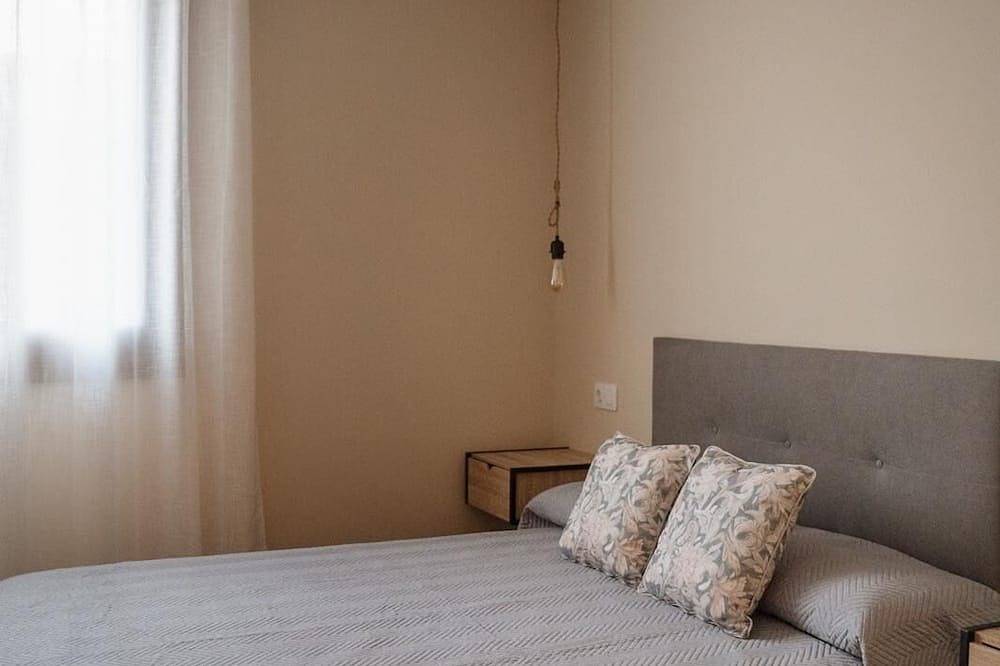 Rural house with fireplace, between the natural park of Monfragüe and Trujillo. in La Aldea del Obispo, Cáceres Region