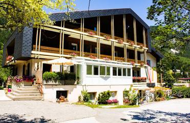 Hôtel pour 2 personnes, avec jardin et sauna, adapté aux familles dans Bad Bleiberg