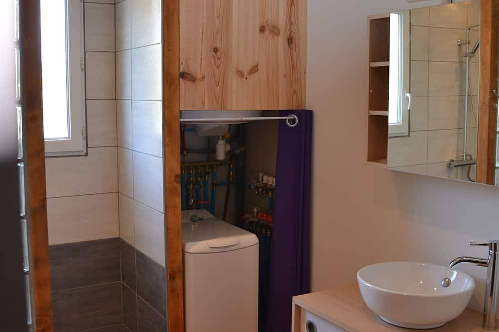 Alquilo casa rural tranquila con terraza en Vallon Pont d 'Arc en Ardeche in Lagorce, Ardèche