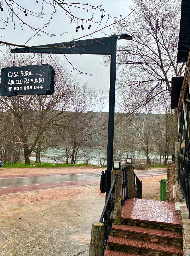 Casa rural para 10 personas, con jardín y vistas además de piscina y vistas al lago, Se admiten mascotas en Parque natural de las Lagunas de Ruidera - 4
