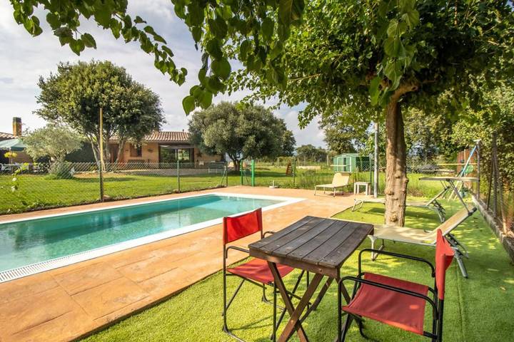 Casa rural para 8 personas, con Terraza y Jardín además de Piscina y Vistas en Bescanó