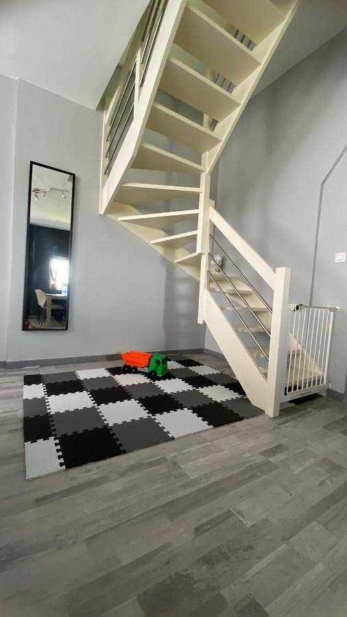 Gîte pour 7 personnes, adapté aux familles dans Aéroport de Charleroi Bruxelles Sud Gosselies - 3