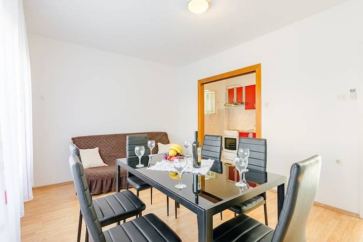 Apartamento entero, Apartment Marko (St) - Three Bedroom Apartment with Balcony and Garden View in Split, Condado de Split-Dalmacia